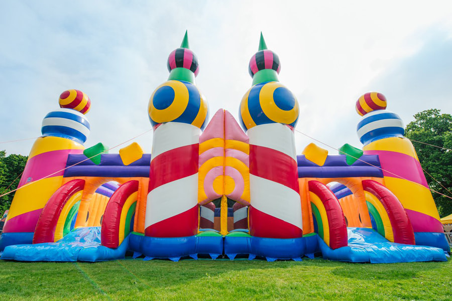 Pvc Commercial Inflatable Bounce House กระโดดปราสาท Bouncy กับสไลด์น้ำ PVC Inflatable Toy Cloth